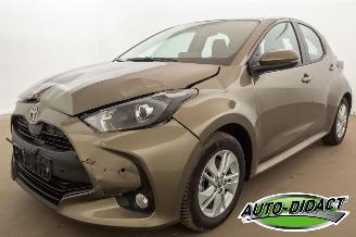 Vaurioauto  passenger cars Toyota Yaris 1.5 Hybrid Automaat 14.529 km Clima Camera115 Active 2025/2