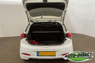 Hyundai I-20 1.0 T-GDI Go! 109.525 km NAP Airco Navi Camera picture 35