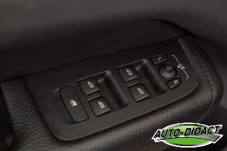 Volvo Xc-60 2.0 B4 Automaat Leder Navi Motorschade Momentum Business picture 14