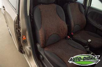 Nissan Note 1.6 Airco picture 19