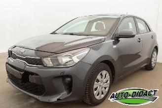 krockskadad bil auto Kia Rio 1.2 Airco 2017/8