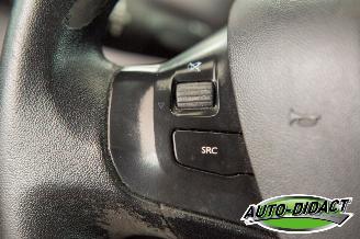 Peugeot 208 1.2 VTi Clima Navi Envy picture 15