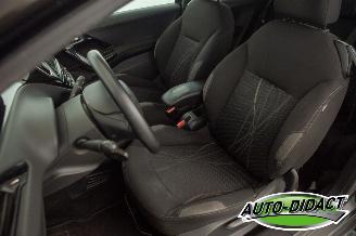 Peugeot 208 1.2 VTi Clima Navi Envy picture 25