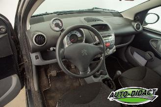 Peugeot 107 1.0-12V Airco Millesim picture 20