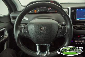 Peugeot 2008 1.2 Clima Navi 79.211 km Access picture 5