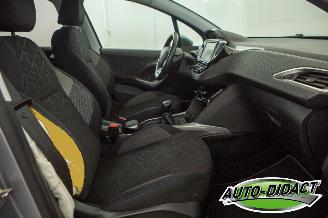 Peugeot 2008 1.2 Clima Navi 79.211 km Access picture 18