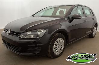 Unfallwagen Volkswagen Golf 1.6 TDI Clima Navi Trendline 2015/7