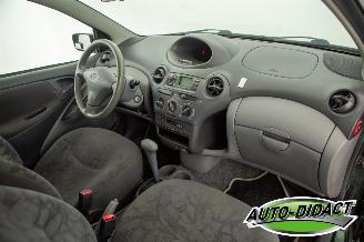 Toyota Yaris 1.3-16V Automaat VVT-i Sol picture 14