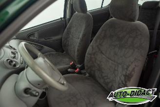 Toyota Yaris 1.3-16V Automaat VVT-i Sol picture 22