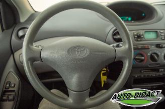 Toyota Yaris 1.3-16V Automaat VVT-i Sol picture 5