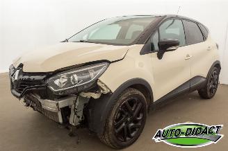 Vaurioauto  passenger cars Renault Captur 1.2 TCe Automaat Clima Navi Camera Leder Dynamique 2014/10