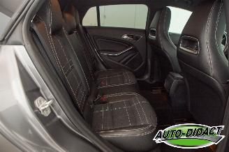 Mercedes Cla-klasse 200d Automaat Navi Airco Shooting Brake picture 25