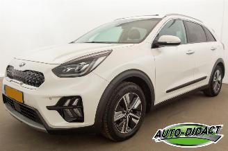 Schadeauto Kia Niro 1.6 GDi Hybrid Automaat Elek Dak Navi Camera ExecutiveLine 2020/10