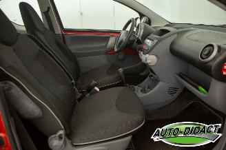 Peugeot 107 1.0-12V Airco 30.711 km NAP Sublime picture 14