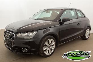 krockskadad bil auto Audi A1 1.2 TFSI Airco Stoelverwarming 2012/1