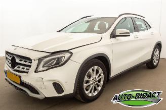 skadebil auto Mercedes GLA 180 Automaat Clima Navi Camera Business Solution Limited 2019/8