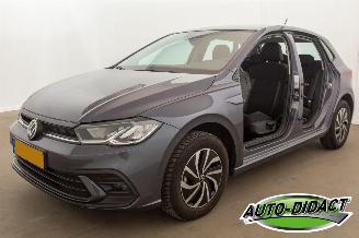 krockskadad bil auto Volkswagen Polo 1.0 TSI Clima Camera 45.167 km Life Business 2023/4