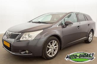 Vaurioauto  passenger cars Toyota Avensis 1.8 VVTi Clima Navi Camera Business 2011/1