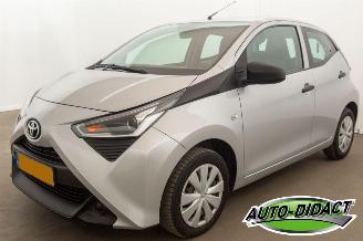 Vaurioauto  passenger cars Toyota Aygo 1.0 VVT-i x-fun Airco 2021/10