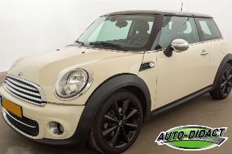 Schadeauto Mini Cooper 1.6 Cooper Clima Navi Leder Westminster 2013/2
