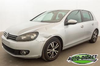 Schadeauto Volkswagen Golf 1.6 TDI Clima Navi BlueMotion 2011/9