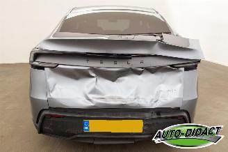 Tesla Model Y Premium 75 kWh Long Range AWD verrijdbaar picture 37