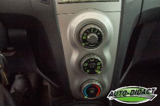 Toyota Yaris 1.3 VVTi Sol Airco picture 8