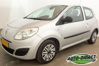 skadebil auto Renault Twingo 1.2 Acces Airco 2008/5