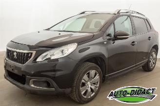 Unfallwagen Peugeot 2008 1.2 Clima Navi 117.759 km Access 2017/1
