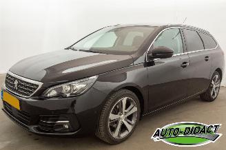 Unfallwagen Peugeot 308 SW 1.2 PureTech Automaat Pano Camera Clima Blue Lease Premium 2019/11