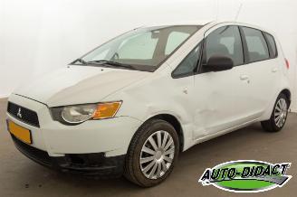 Unfallwagen Mitsubishi Colt 1.1 Edition One Airco 2010/9