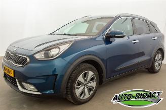 skadebil vrachtwagen Kia Niro 1.6 GDi Hybrid Automaat Navi Camera Clima DynamicLine 2017/6
