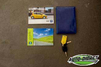 Peugeot 107 1.0-12V Airco XS Koppeling Matig picture 22