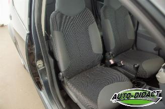 Peugeot 107 1.0-12V Airco XS Koppeling Matig picture 16