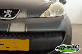 Peugeot 107 1.0-12V Airco XS Koppeling Matig picture 29