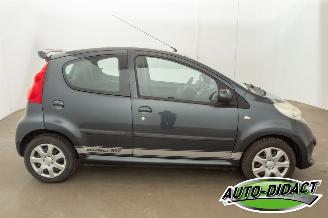 Peugeot 107 1.0-12V Airco XS Koppeling Matig picture 35