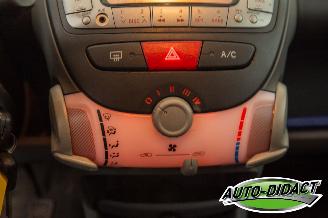 Peugeot 107 1.0-12V Airco XS Koppeling Matig picture 8