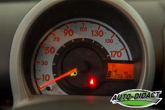 Peugeot 107 1.0-12V Airco XS Koppeling Matig picture 6