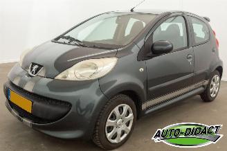 krockskadad bil auto Peugeot 107 1.0-12V Airco XS Koppeling Matig 2008/10