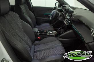Peugeot e-2008 GT Automaat 100kW 37.245 km Navi Clima Digi Dash picture 21