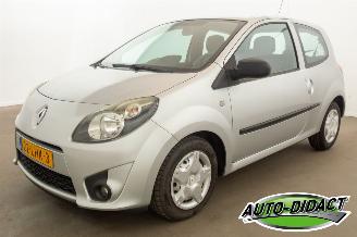 skadebil auto Renault Twingo 1.2-16V Airco Authentique 2010/5