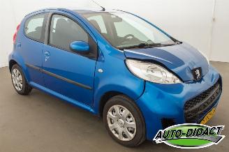 Peugeot 107 1.0-12V Airco Sublime picture 2