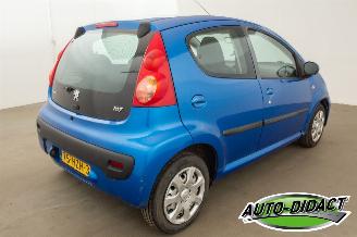 Peugeot 107 1.0-12V Airco Sublime picture 4