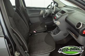 Peugeot 107 1.0-12V Airco Sublime picture 15
