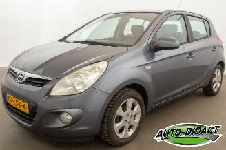 skadebil auto Hyundai I-20 1.4i Clima i-Catcher 2010/3