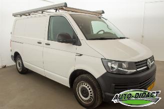 Volkswagen Transporter 2.0 TDI 75kW Airco L1H1 picture 2