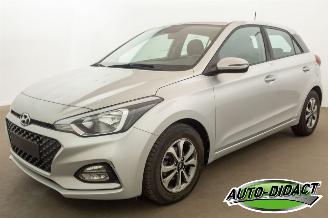 Coche accidentado Hyundai I-20 1.2 Airco Navi Camera 2018/11