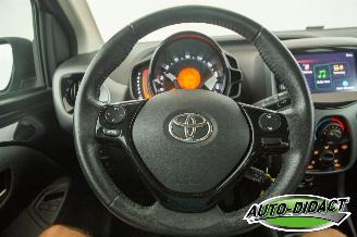 Toyota Aygo 1.0 VVT-i 69.877 km NAP Camera Clima X-Play picture 5
