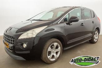Vaurioauto  passenger cars Peugeot 3008 1.6 VTi Clima Pano Première 2009/9