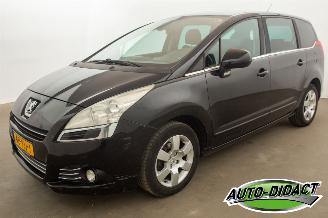 Vaurioauto  passenger cars Peugeot 5008 1.6 VTi 7p. Navi Clima Blue Lease 2011/2